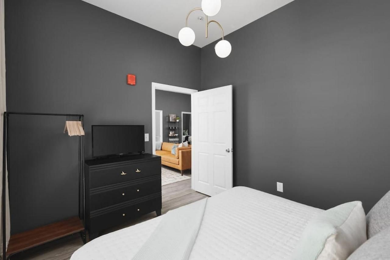 Chic East Nash - Walk To Restaurants Bars And Music Apartment *
