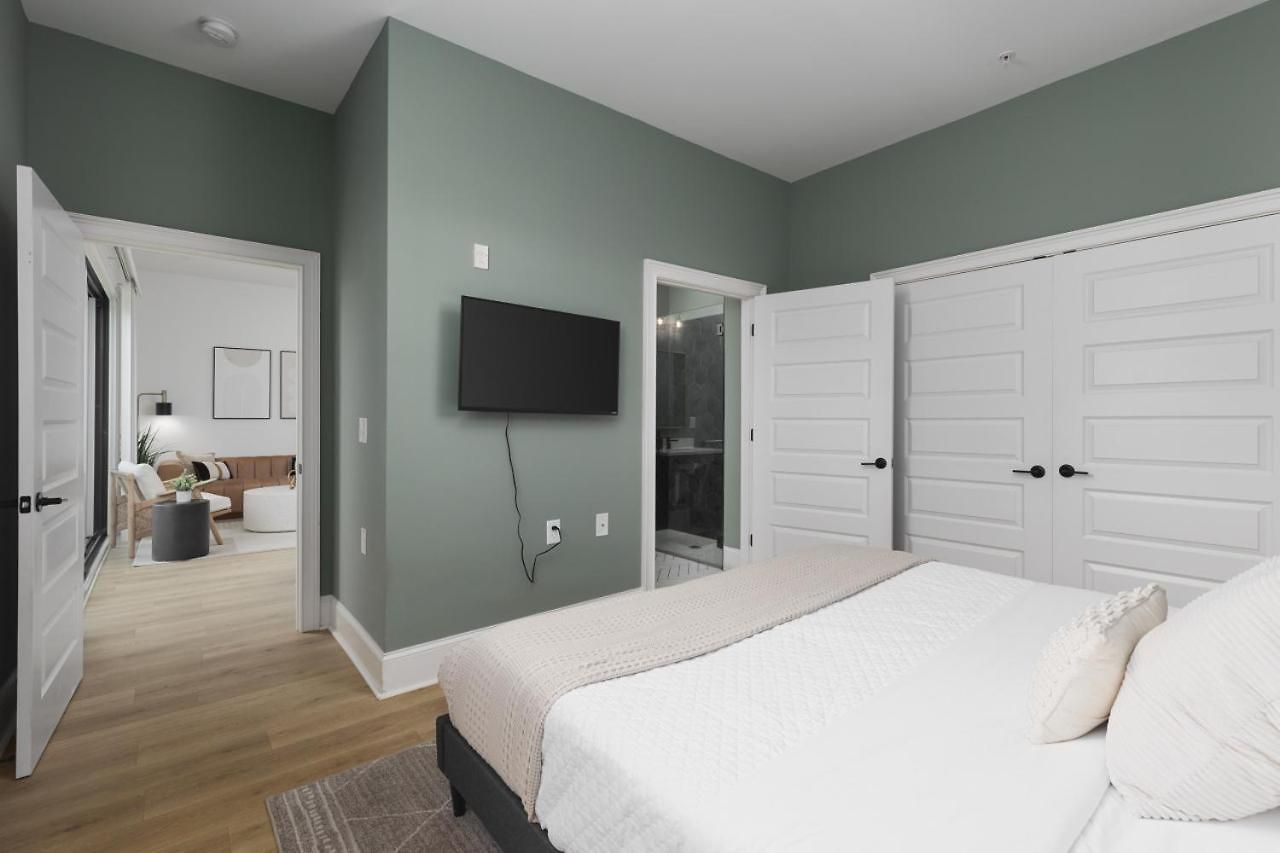 Trendy Spacious Condo, Walk To Coffee And Restaurants Nashville