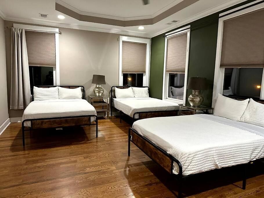 Holiday home Keys & Canvas East I Rooftop Hot Tub I 5 Mi To Broadway *