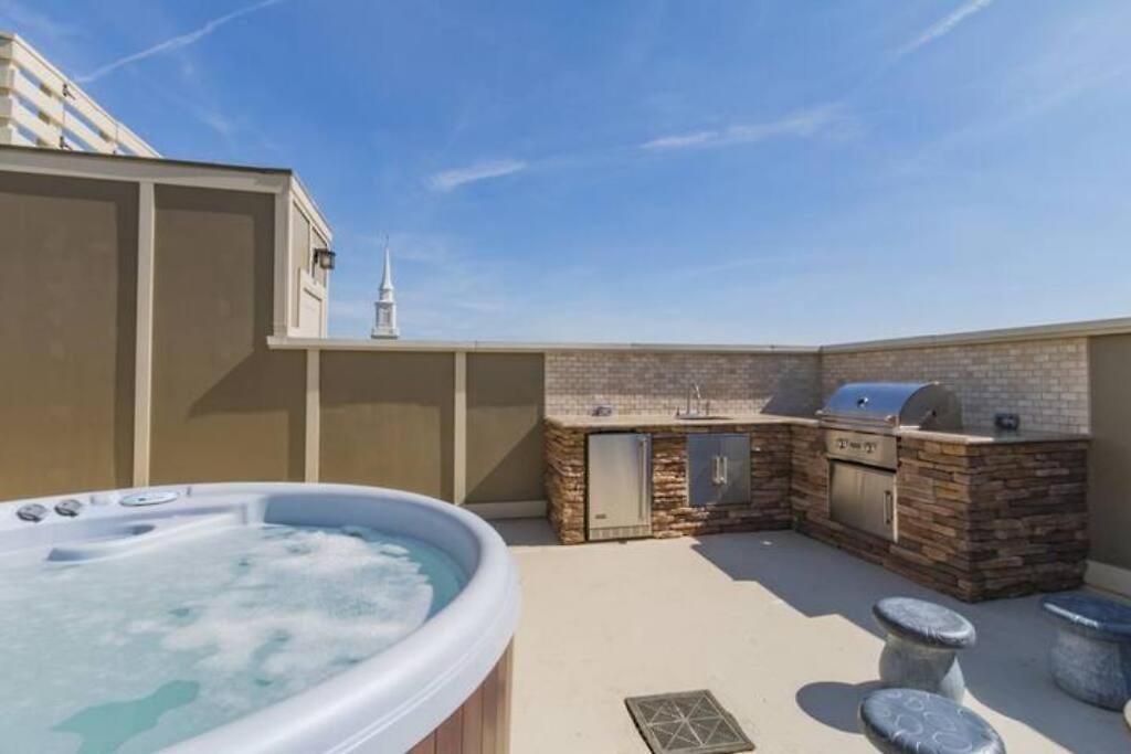 Keys & Canvas East I Rooftop Hot Tub I 5 Mi To Broadway