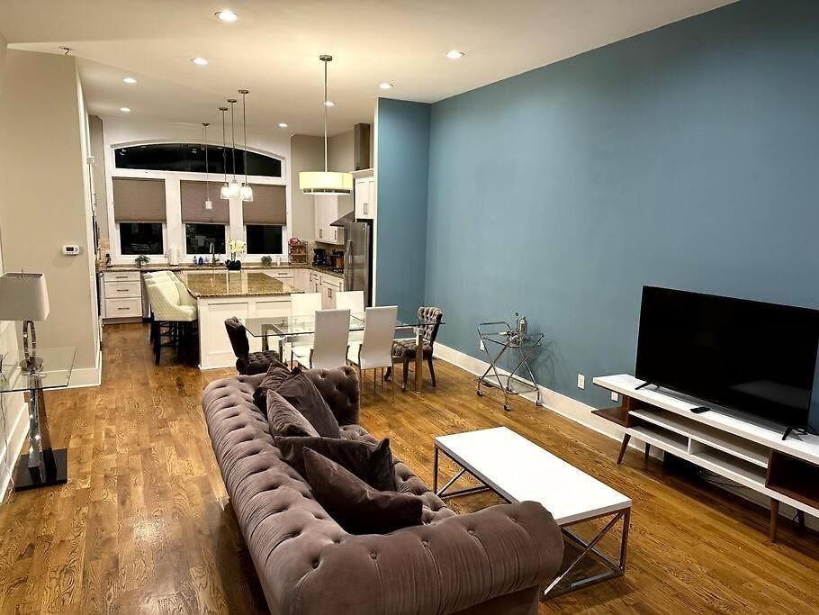 The Painted Muse I Stylish 3br With Rooftop Hot Tub In East Holiday home Nashville