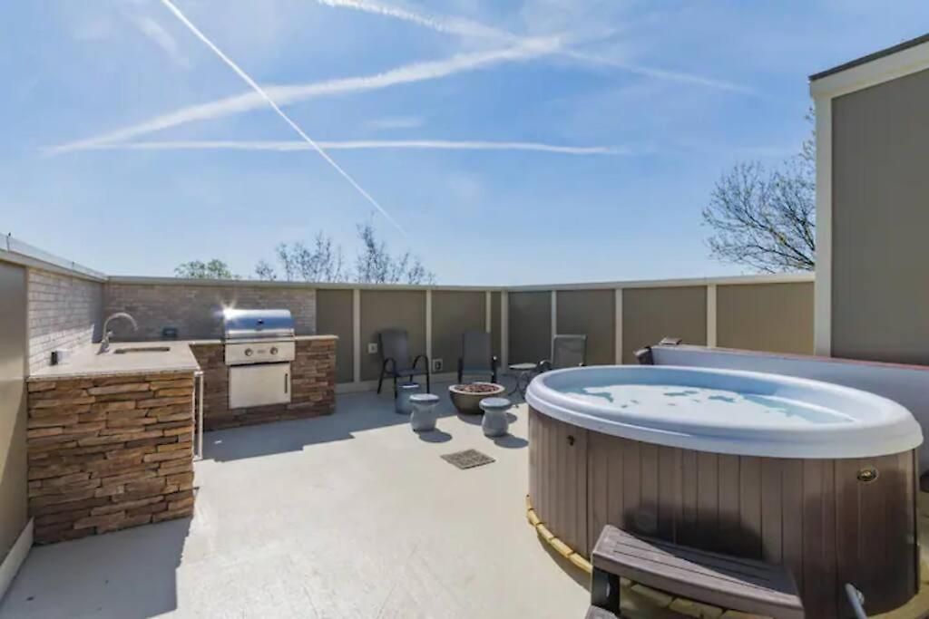 Keys & Canvas East I Rooftop Hot Tub I 5 Mi To Broadway *