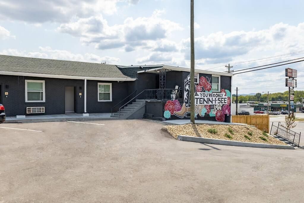 Inviting 1 Bedroom 10 Mins To Nash Hotel *