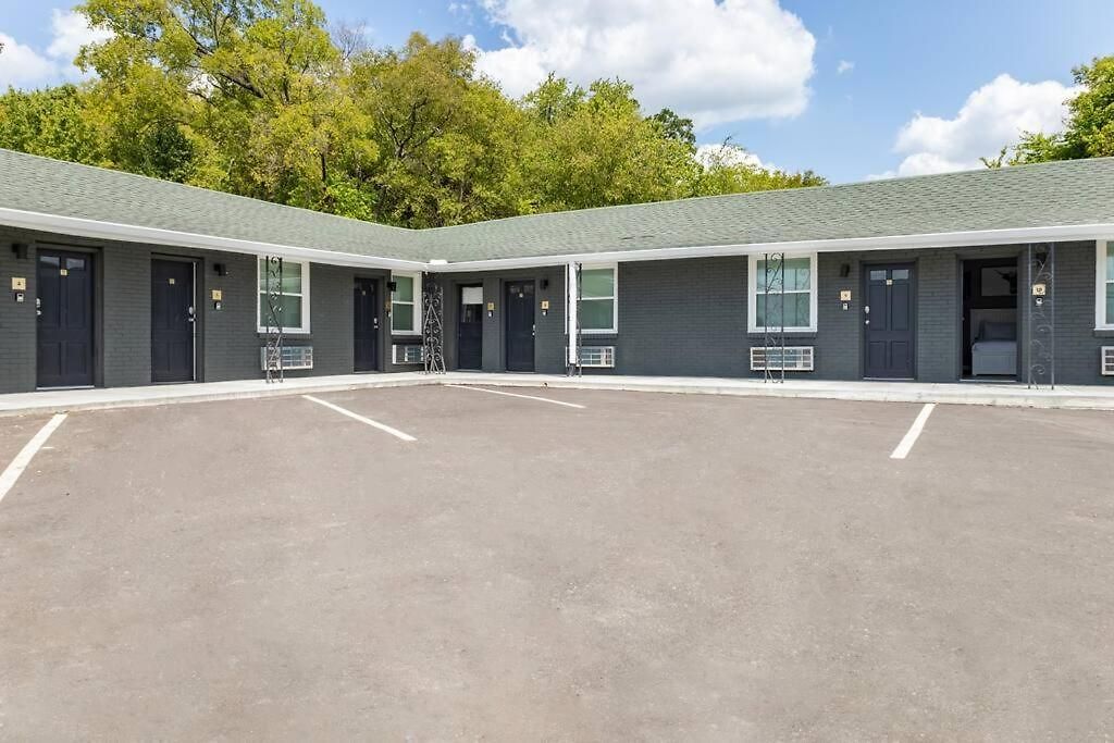 Inviting 1 Bedroom 10 Mins To Nash