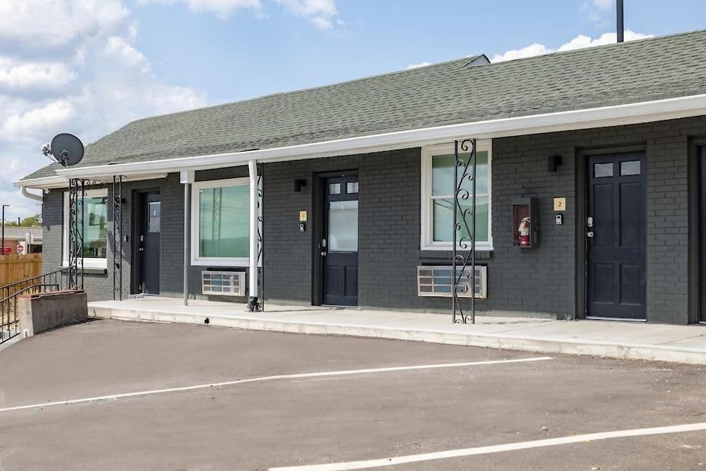 Hotel Inviting 1 Bedroom 10 Mins To Nash