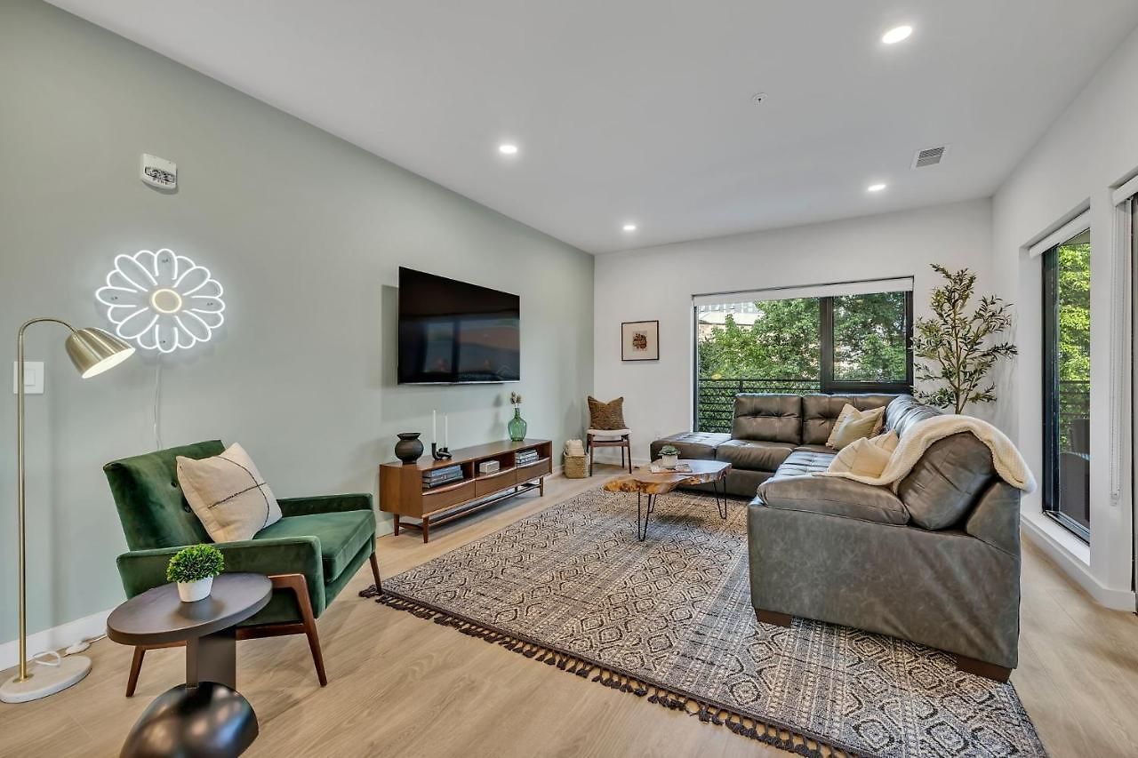 Huge Downtown Corner Unit- Pool-gym-walk 2 Broadway Aparthotel