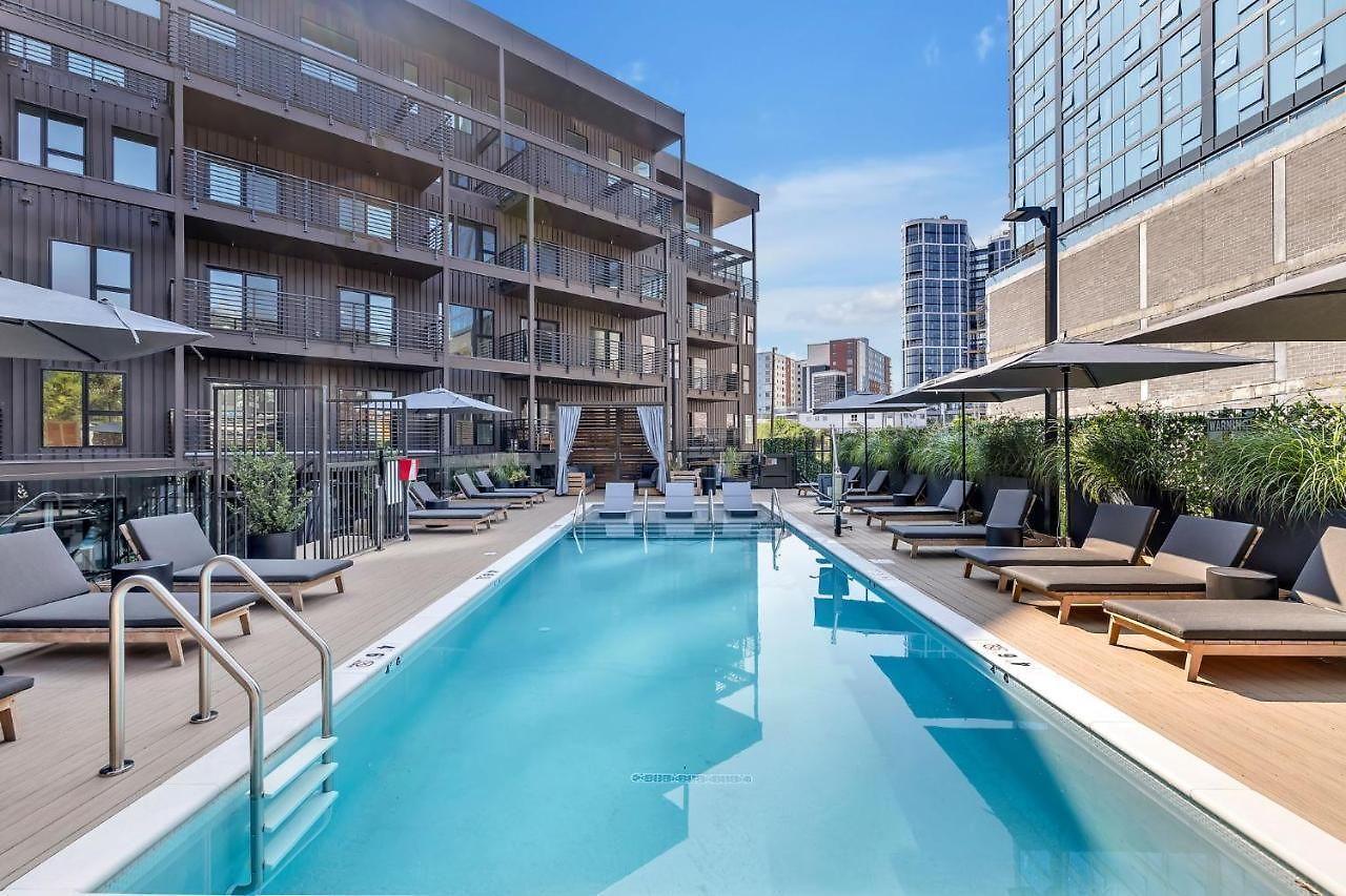 Aparthotel Huge Downtown Corner Unit- Pool-gym-walk 2 Broadway 4*