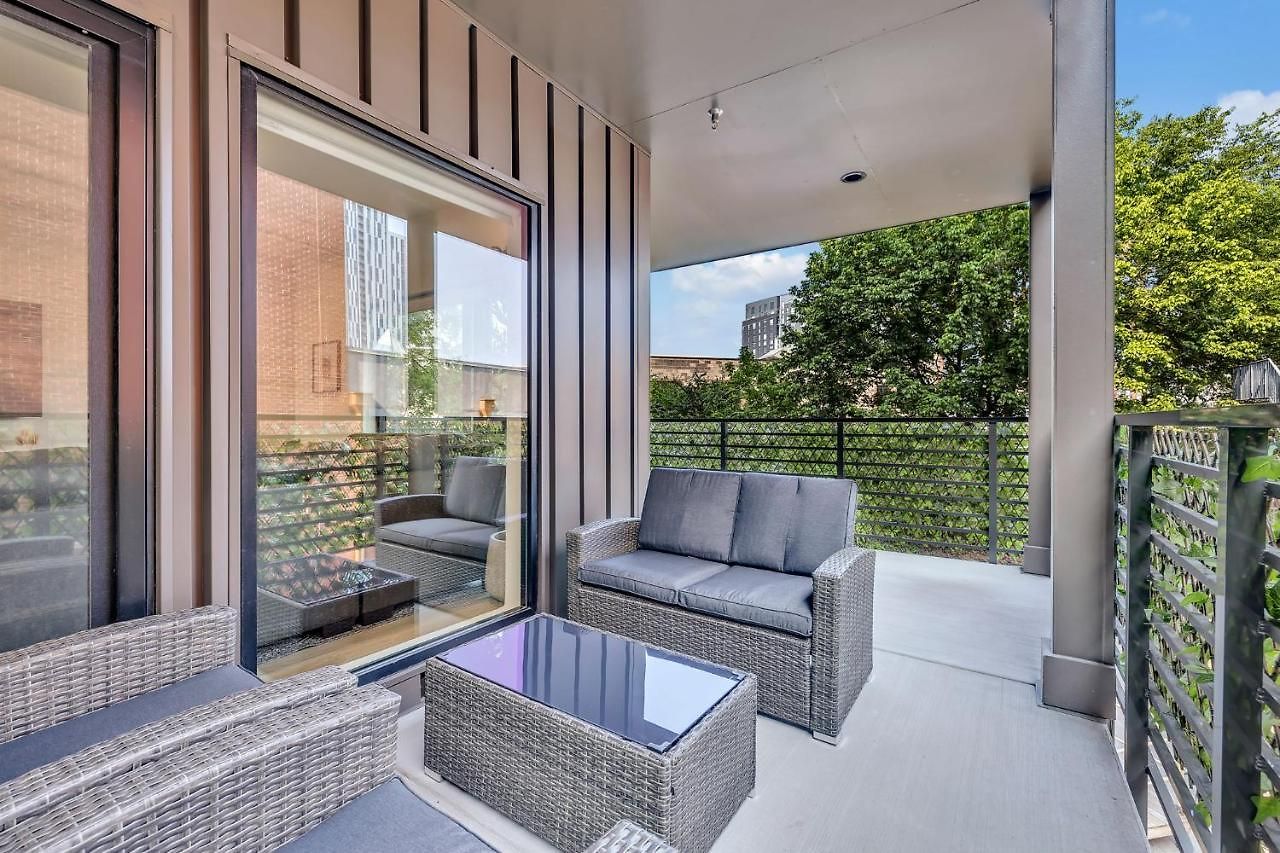 Huge Downtown Corner Unit- Pool-gym-walk 2 Broadway Aparthotel