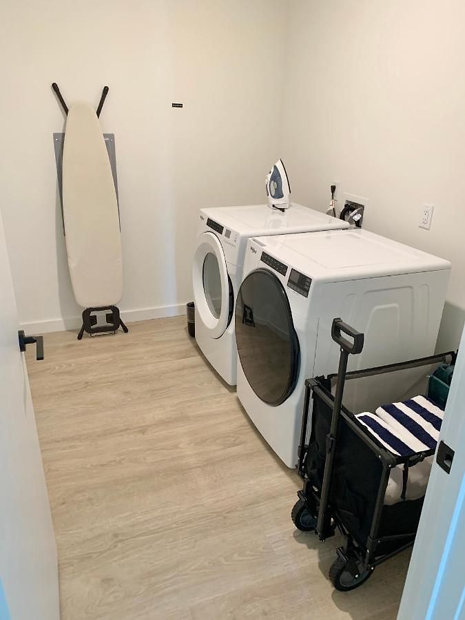 Huge Downtown Corner Unit- Pool-gym-walk 2 Broadway 4*