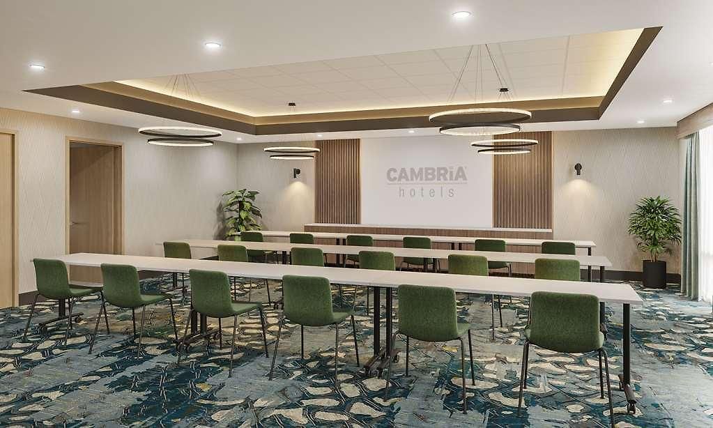 Cambria Midtown 4*