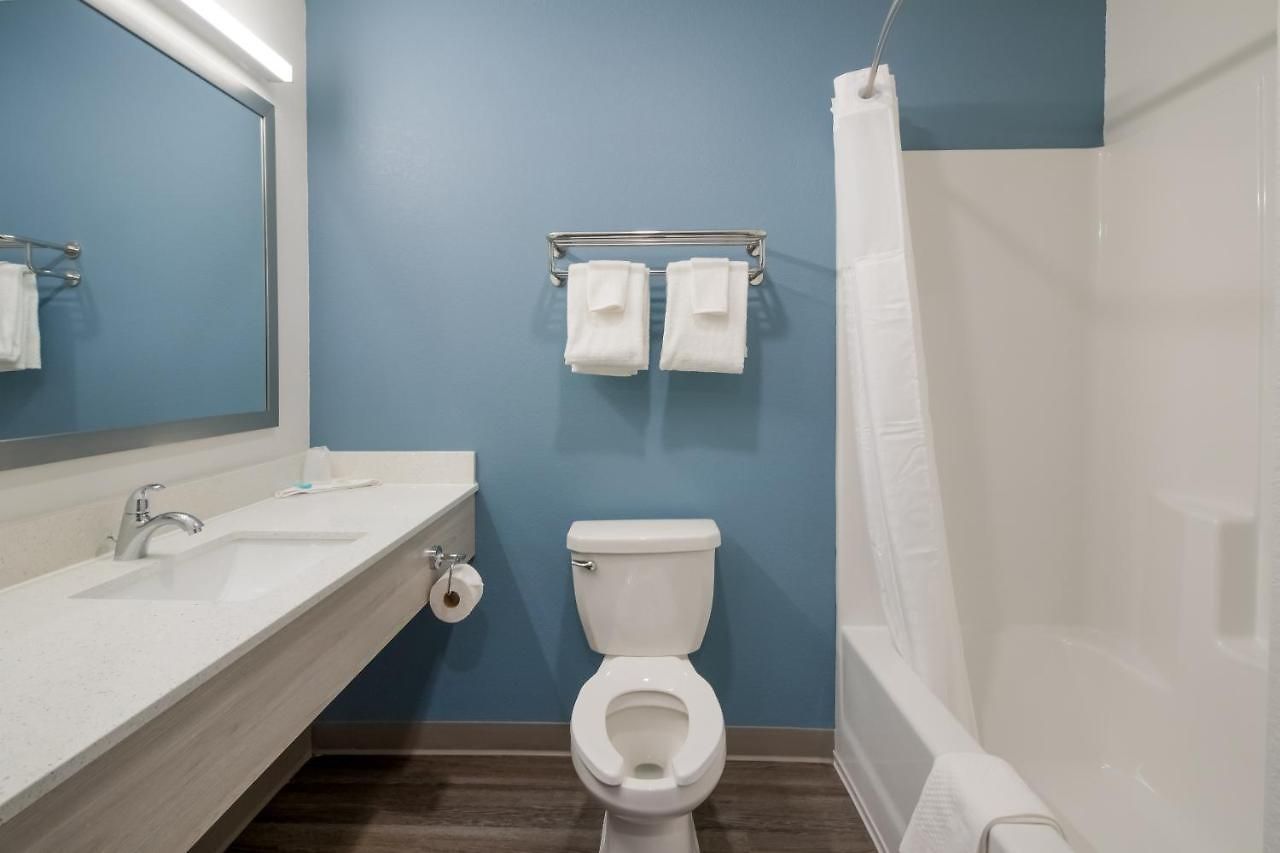 Hotel Woodspring Hermitage - Airport 3*