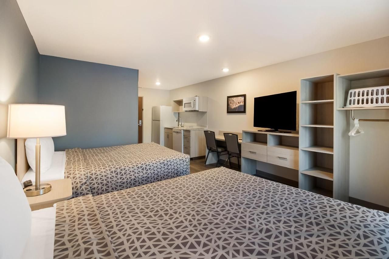 Woodspring Hermitage - Airport Hotel