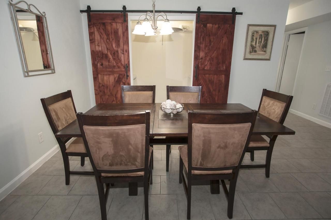 Elegant 3 Bedroom With Free Parking And Balcony
