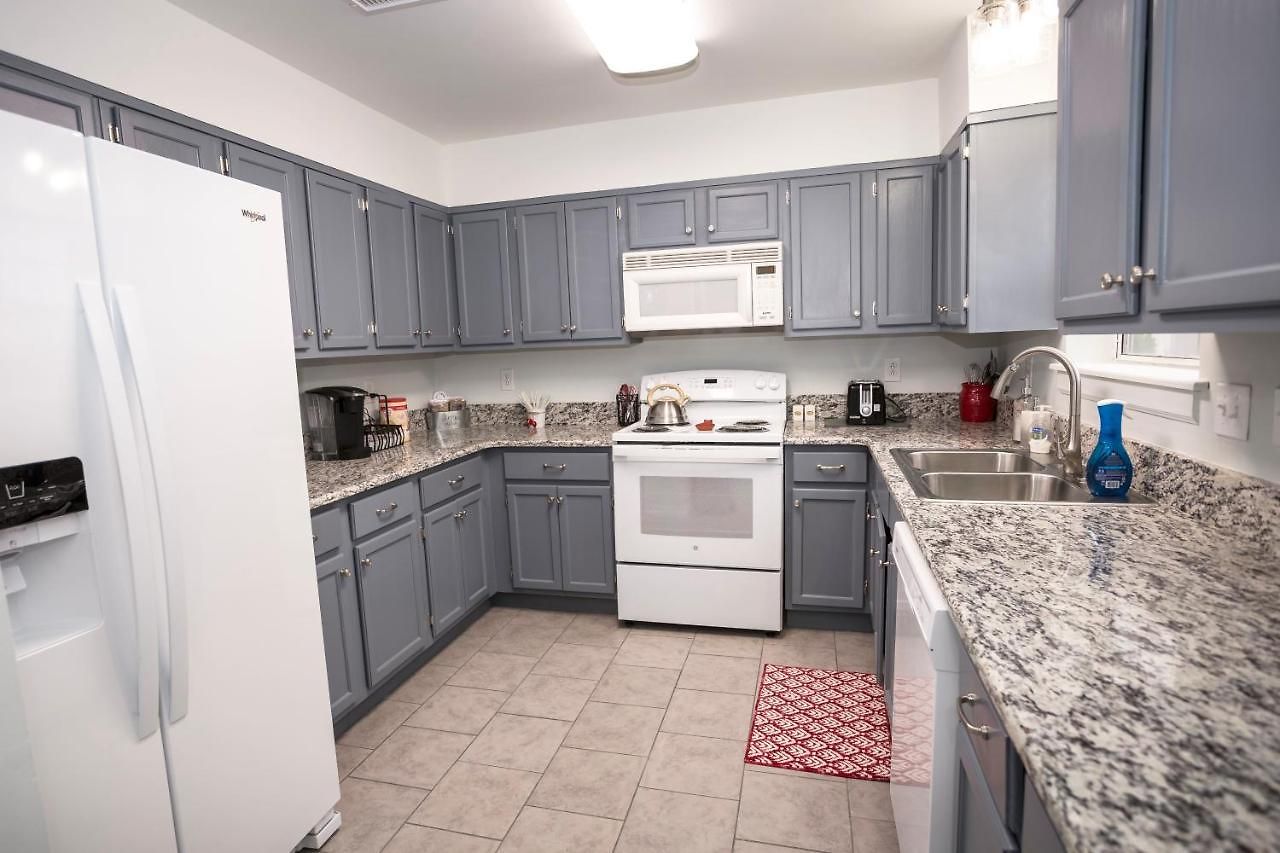 Elegant 3 Bedroom With Free Parking And Balcony Apartment Nashville