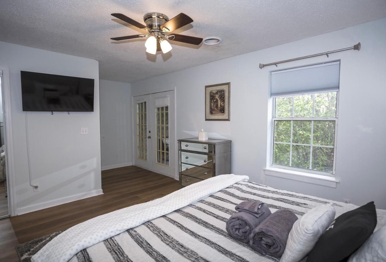 Apartment Elegant 3 Bedroom With Free Parking And Balcony
