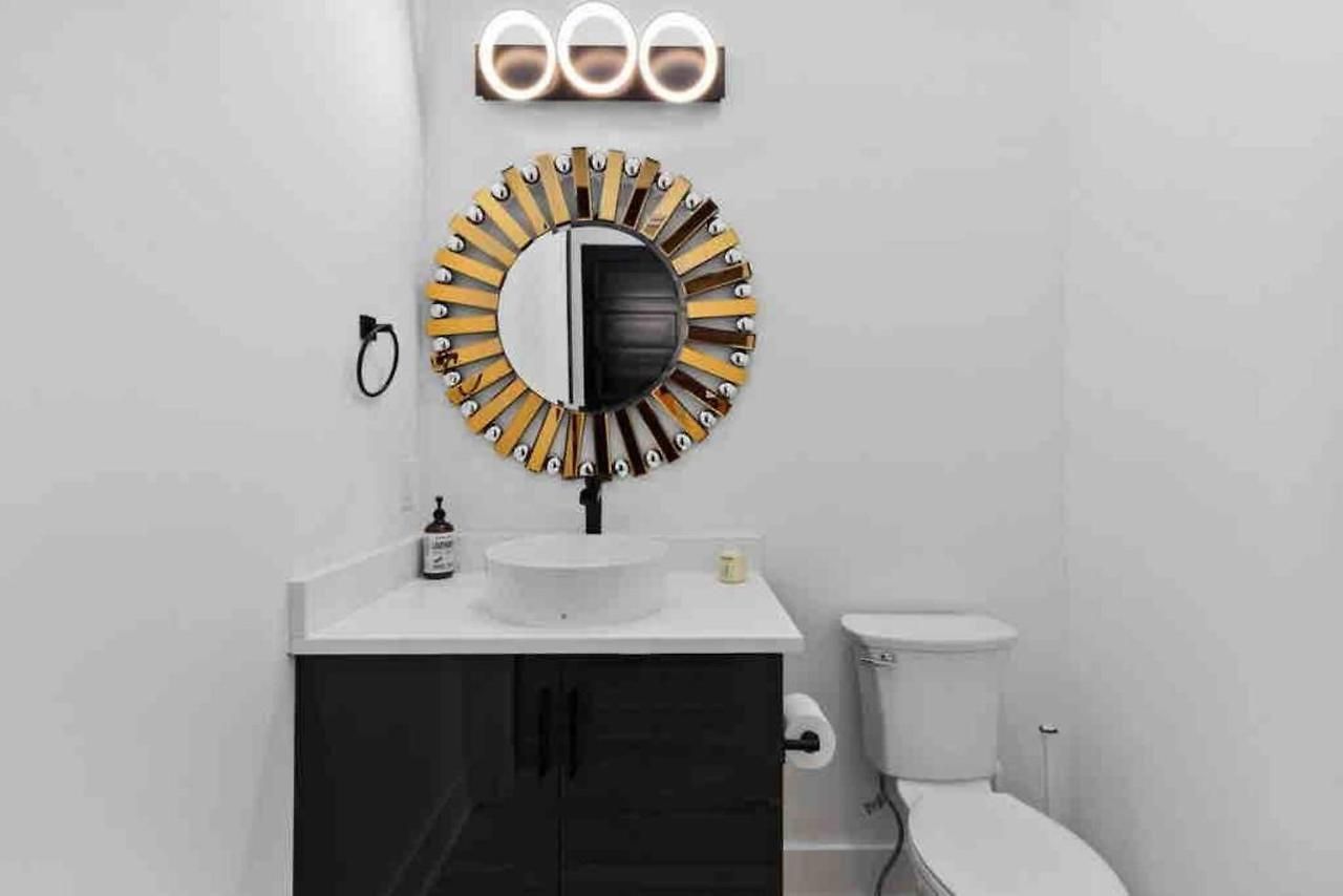 Luxurious 4bd Sleeps 12 Minutes To Downtown With Parking Holiday home Nashville