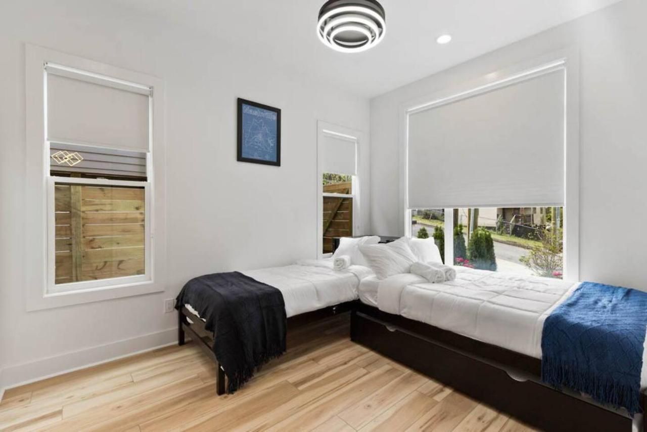 Luxurious 4bd Sleeps 12 Minutes To Downtown With Parking Holiday home *