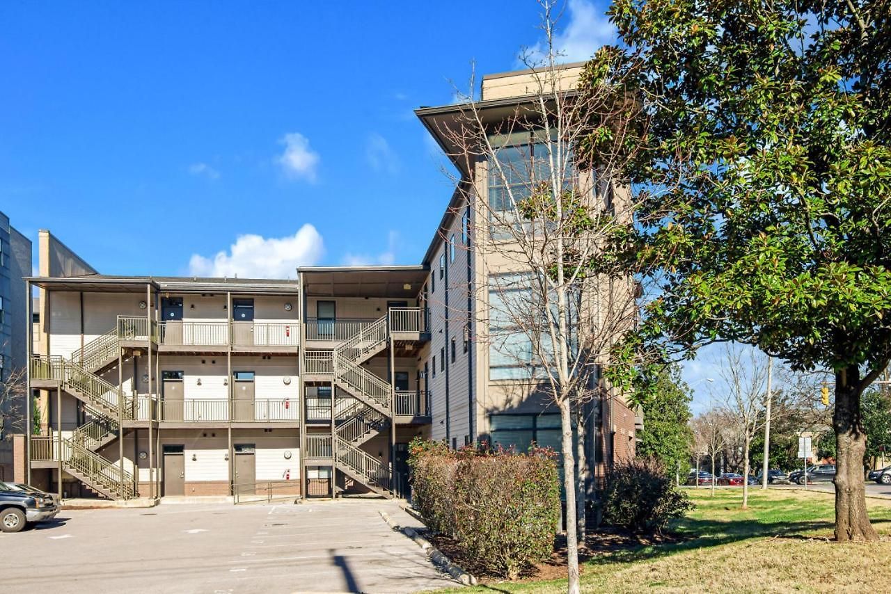 Walk To Vanderbilt And Belmont - Shuffle Board And Free Parking Holiday home *