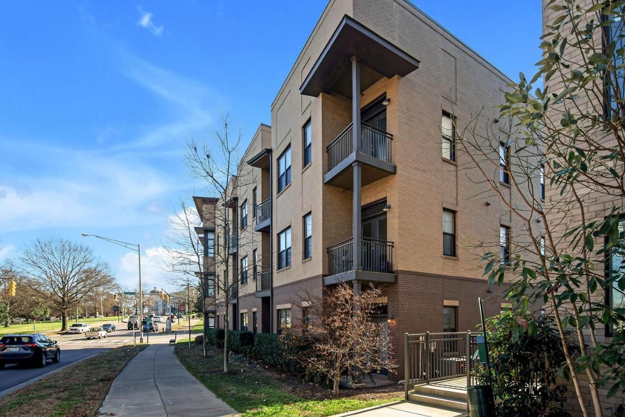 Walk To Vanderbilt And Belmont - Shuffle Board And Free Parking Holiday home Nashville