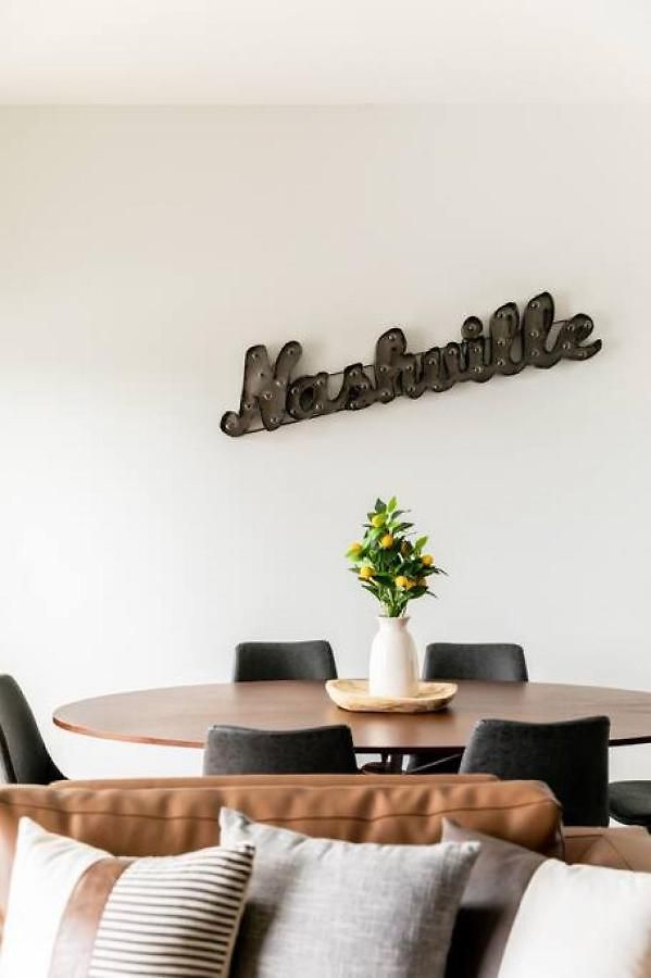 Stunning River View Walk To Downtown Rooftop Patio * Nashville