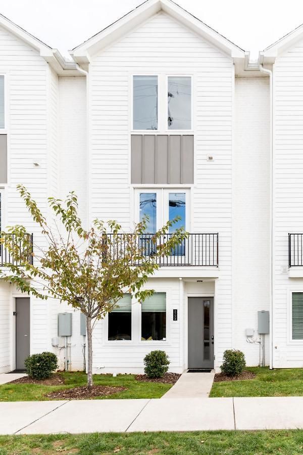 Star Retreat Townhome With Garage 3 Miles To Downtown Holiday home Nashville