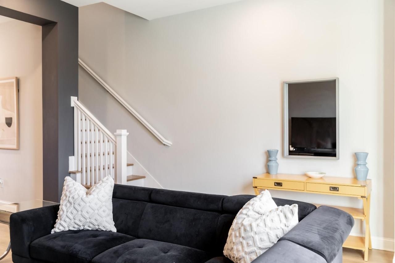 Star Retreat Townhome With Garage 3 Miles To Downtown Holiday home