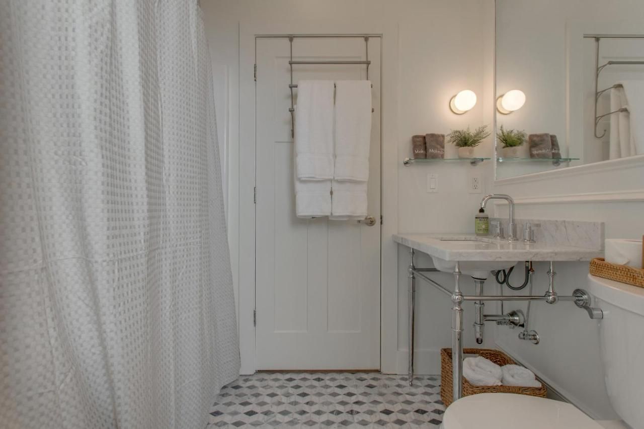 Luxury By Music Row Belmont Vanderbilt Free Parking Holiday home *