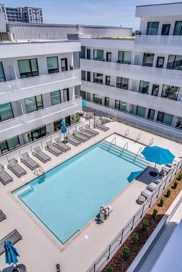 Unique With Pool, Patio, Parking * Nashville