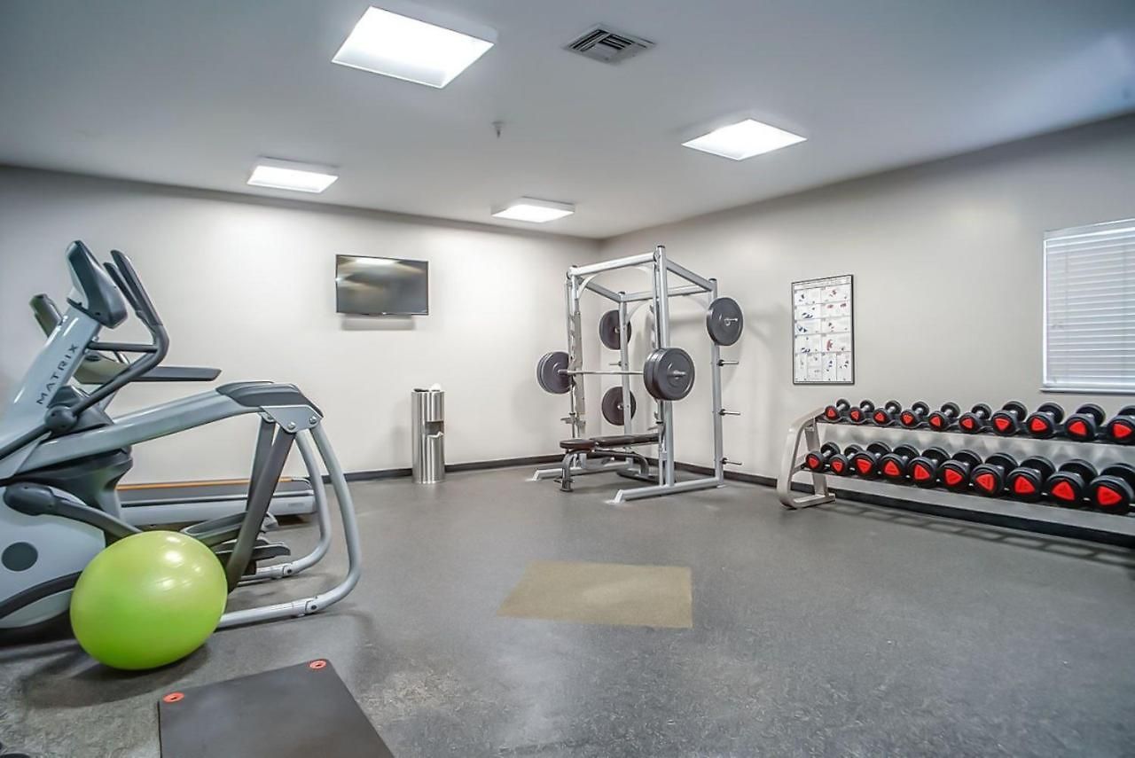 Walk To Downtown Broadway With Pool, Free Parking, And Gym Apartment Nashville