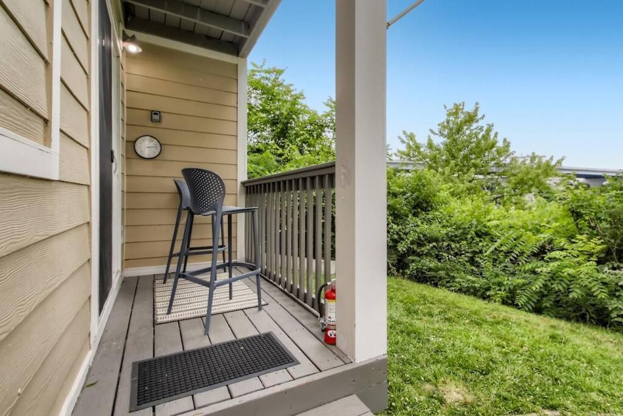 With Pool And Free Parking Walk Downtown & Germantown * Nashville