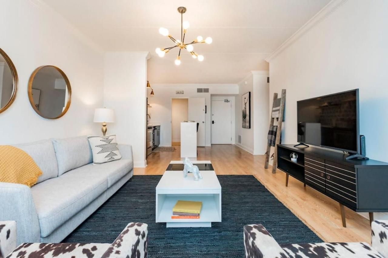 Music Holiday, On Music Row, Has Pool & Free Parking Holiday home Nashville