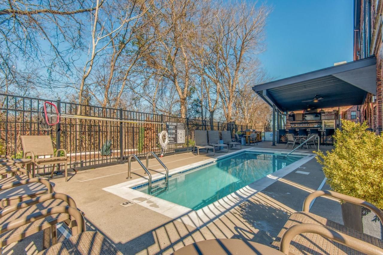 Holiday home One-of-a-kind! Roll Up Garage Door-pool, Speakeasy Nashville