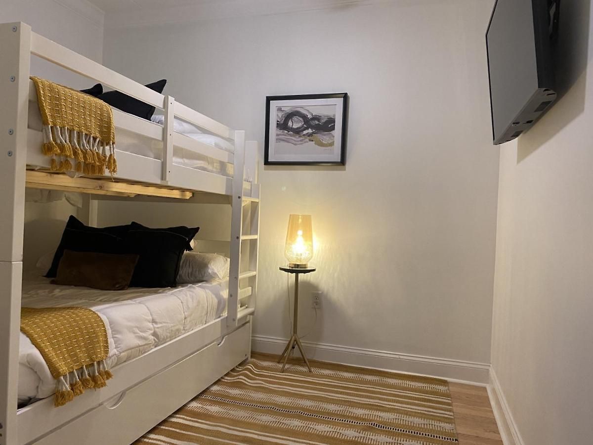 Music Holiday, On Music Row, Has Pool & Free Parking Holiday home Nashville