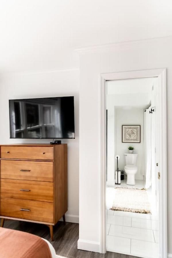 Stylish Downtown With Patio & Free Parking Apartment Nashville