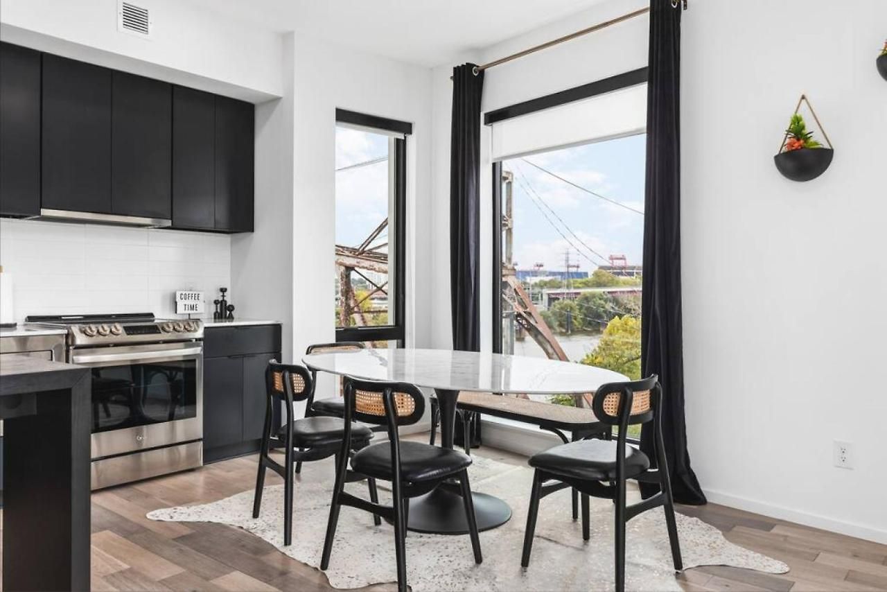 Oasis On The River With Garage Walk To Downtown Apartment Nashville