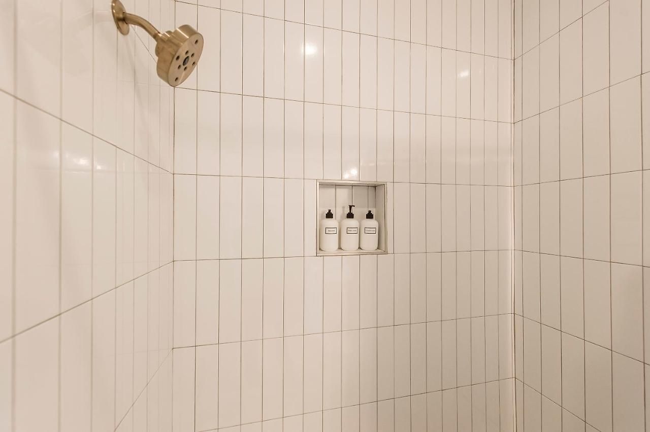 Brand New 4 Bedroom 4bath Townhome With Amazing Rooftop! *