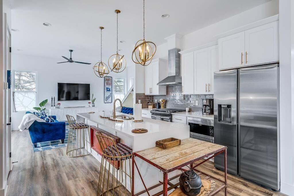Instagrammable W/ Rooftop Deck, 3 Bdrm Holiday home *