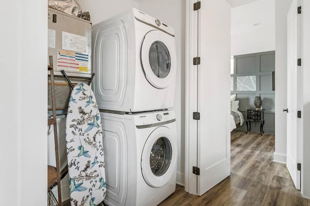 Instagrammable W/ Rooftop Deck, 3 Bdrm Holiday home *