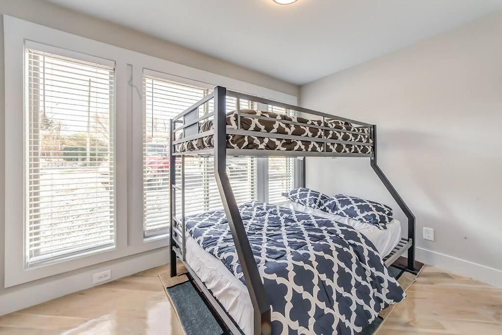 Nashville's Broadway: Your Spacious Holiday home *