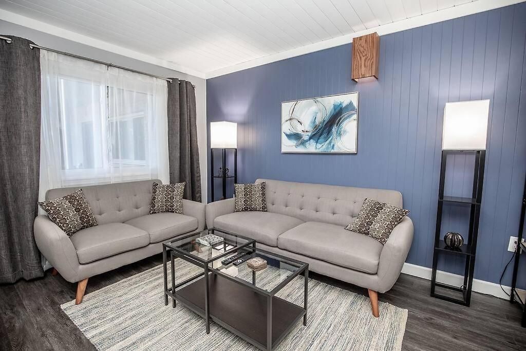 Walk To 12 South, 7 Min To Downtown, Free Parking! Apartment
