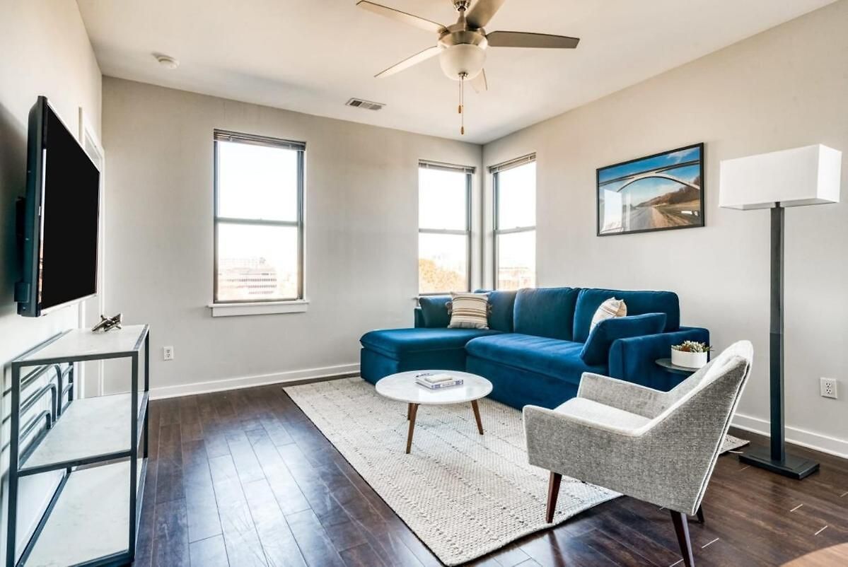 Apartment Cozysuites Two Modern Music Row