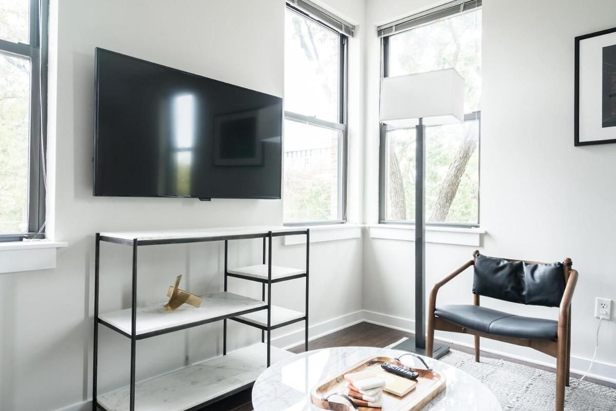 Two Cozysuites Stunning Music Row Apartment Nashville