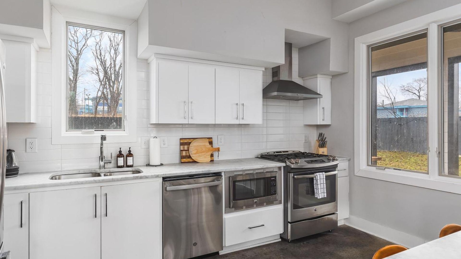 Modern Luxury Rooftop Deck, 3 Mi To Downtown