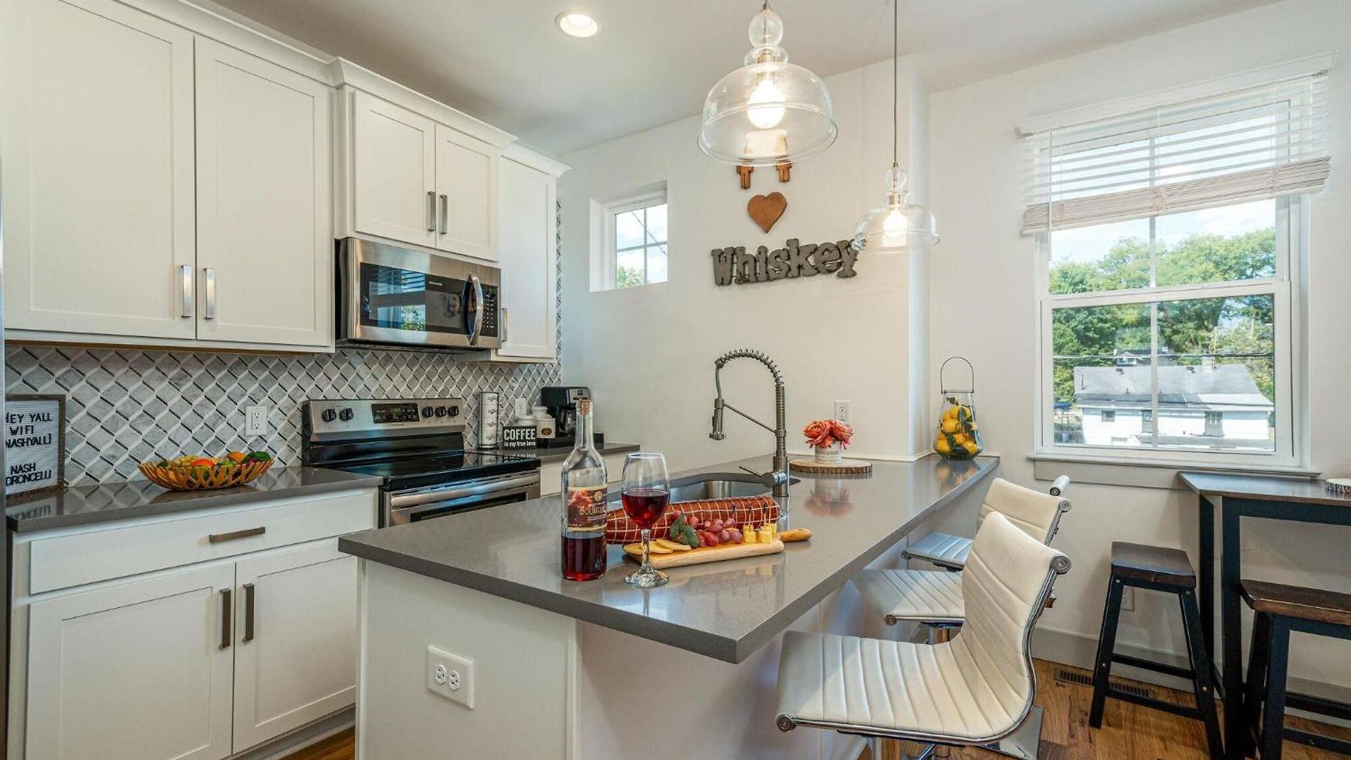 Holiday home - 4908 Delaware Ave Unit G