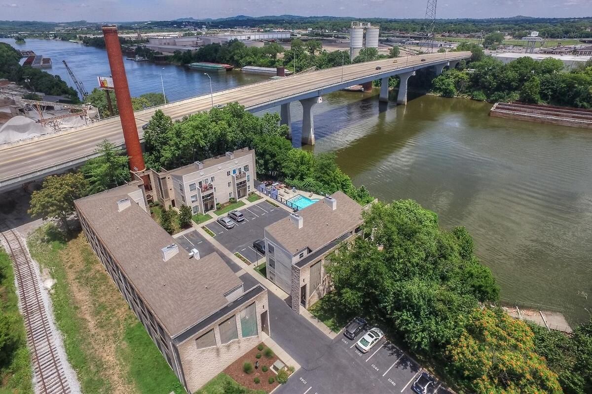 Apartment Walk To Broadway Riverfront With Pool