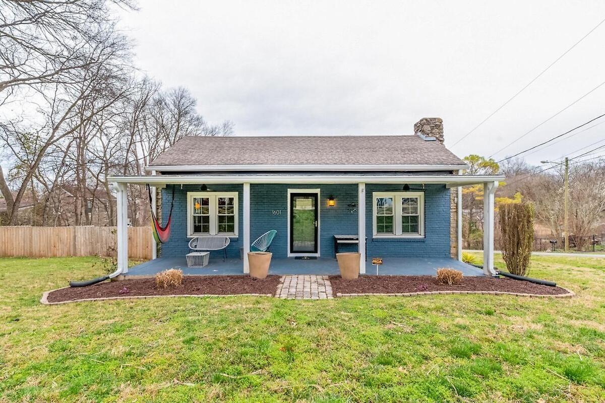 Historic East Nash Sleeps 6 Nashville