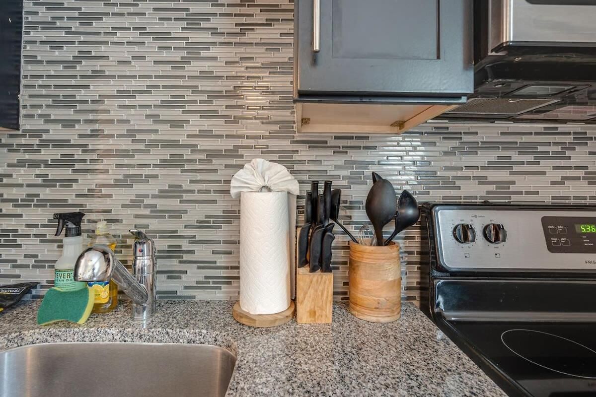 Berry Hill Urban Oasis - By 12 South & Vanderbilt Apartment *