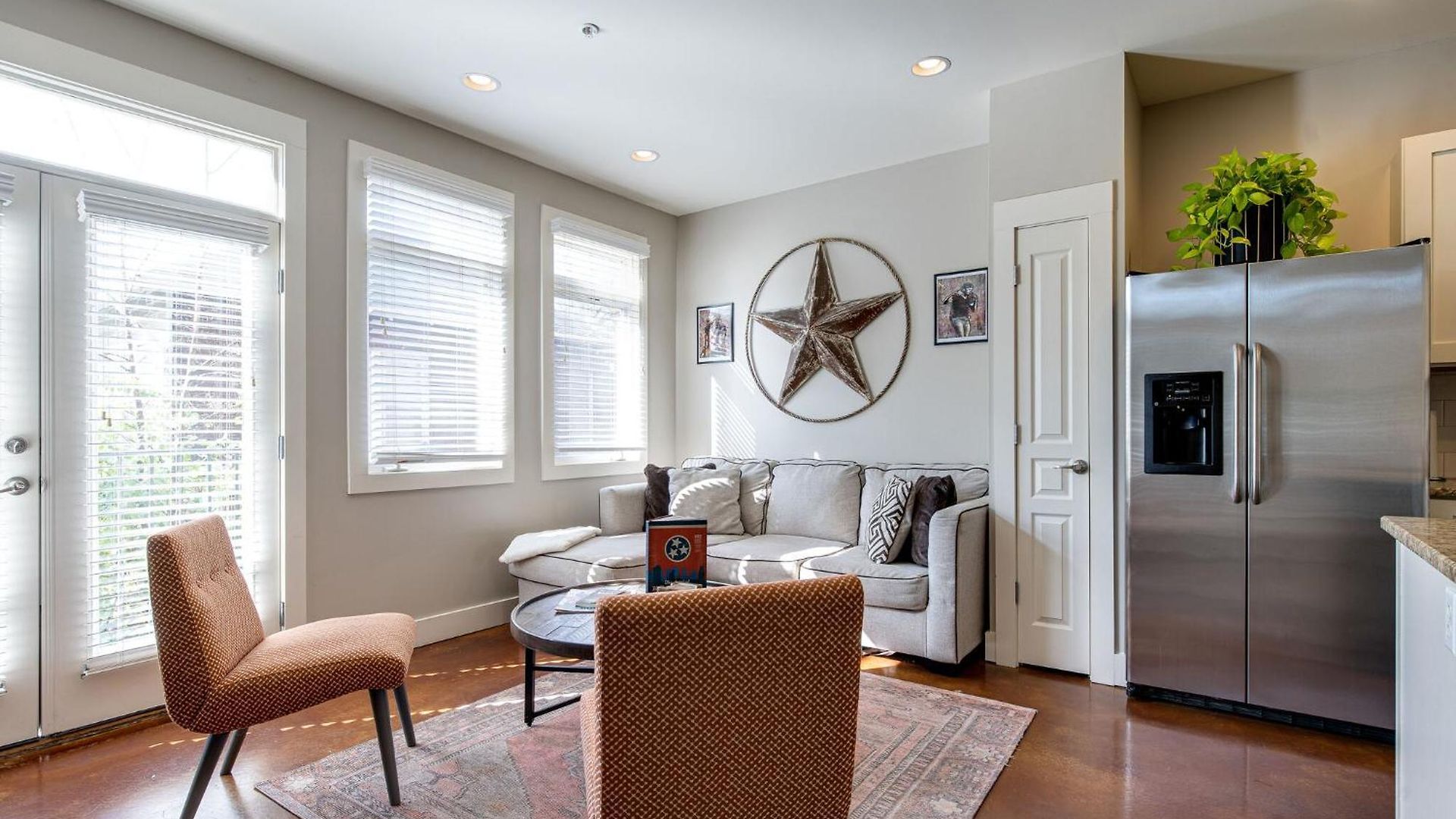 Modern 3-story West End - Free 2-car Garage Apartment