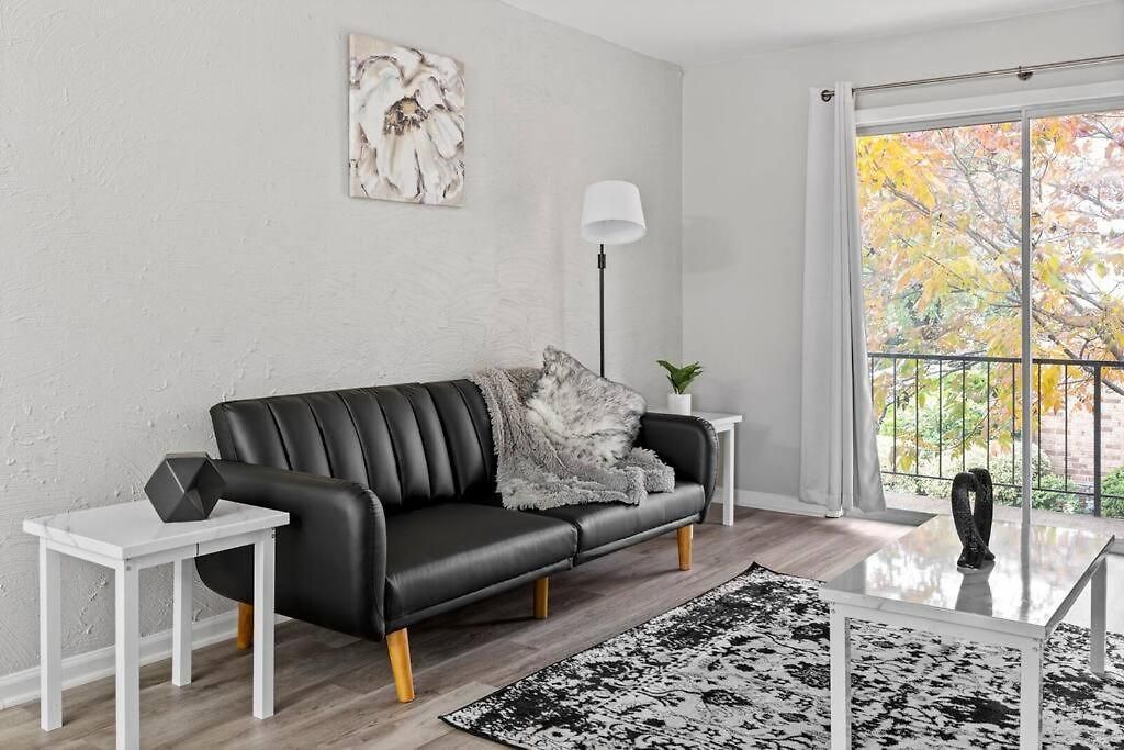 Lovely 1 Bedroom Located In Greenhills. * Nashville
