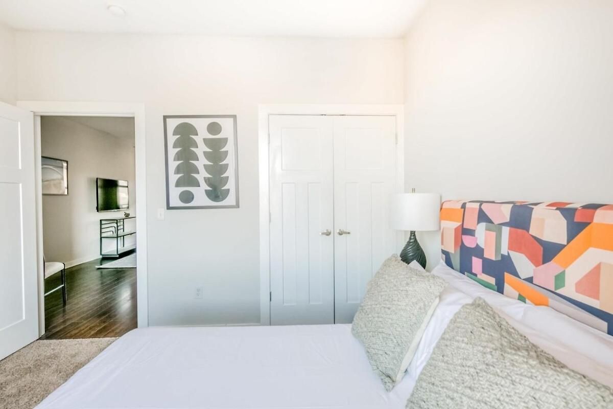 Apartment Cozysuites Two Music Row In *